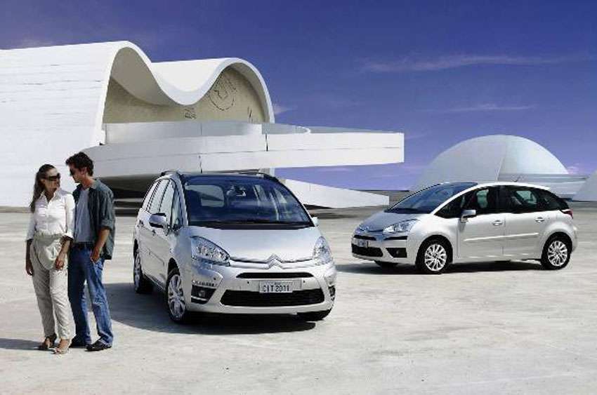 A Citroën apresentou a linha 2011 da C4 Picasso e Grand C4 Picasso