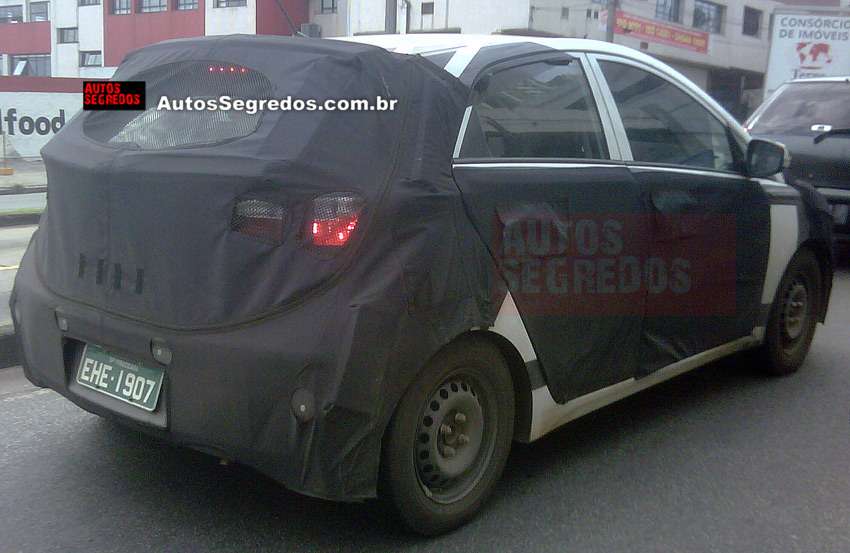 Leitor flagra novo Hyundai HB em testes na cidade paulista de Santo André