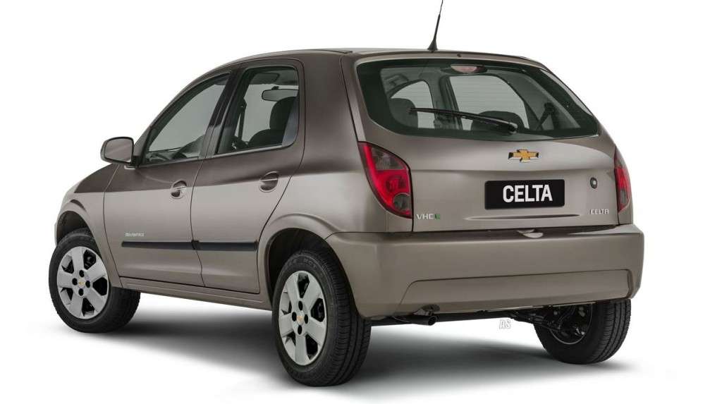 Chevrolet Celta Advantage 2014 (2)