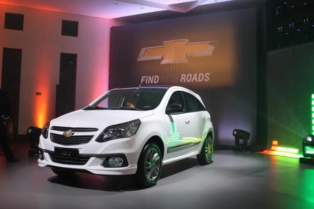 Leitor flagra o Chevrolet Agile que será reestilizado na linha 2014 - Autos  Segredos