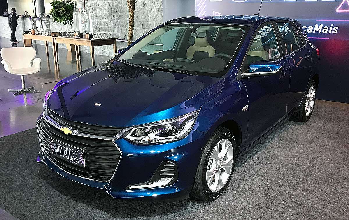 Novo Chevrolet Onix Plus 2020: veja as diferenças do modelo brasileiro para  o chinês