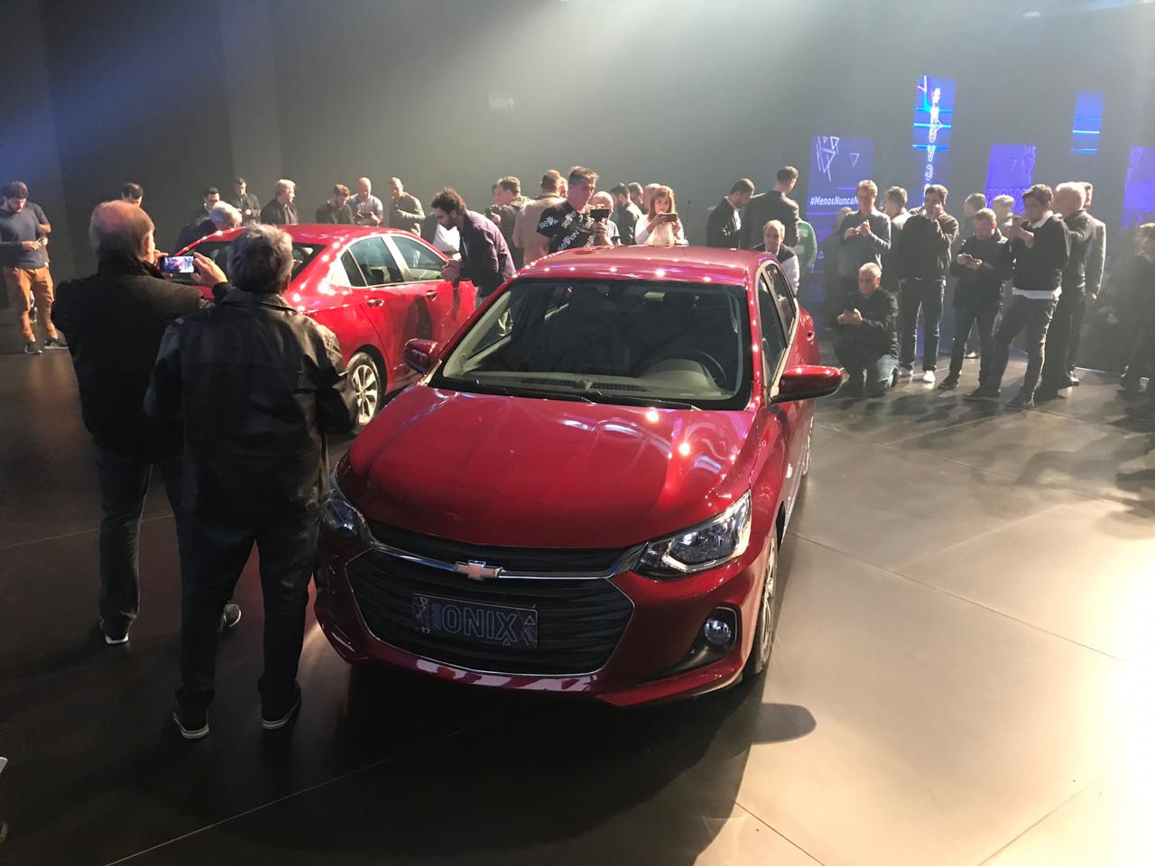 Novo Chevrolet Onix Sedan estreia com motor 1.0 turbo e custa R