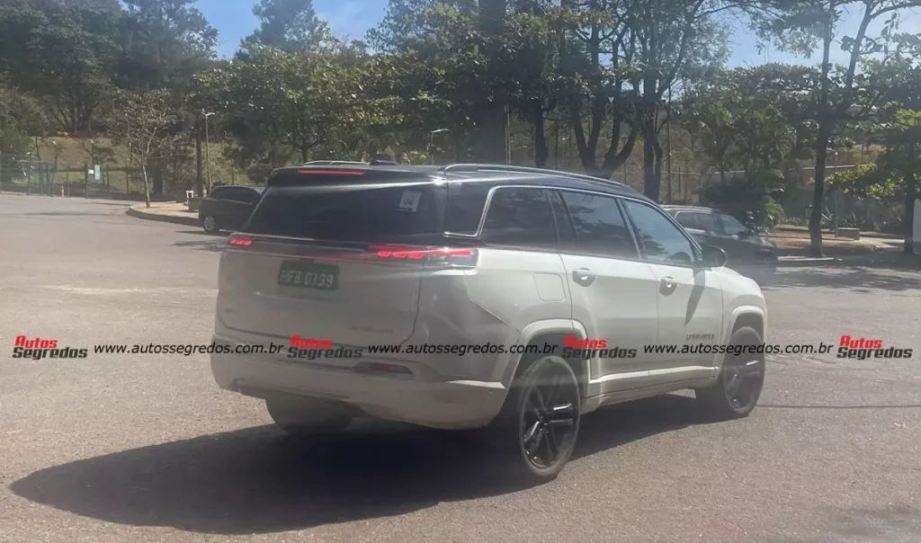 Jeep testa Commander com o novo motor 2.2 Turbo Diesel