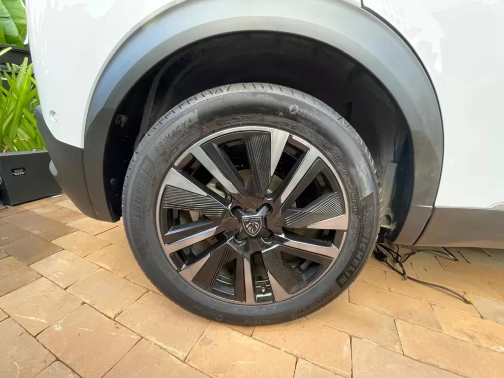 roda do Novo Peugeot e2008 GT 2025