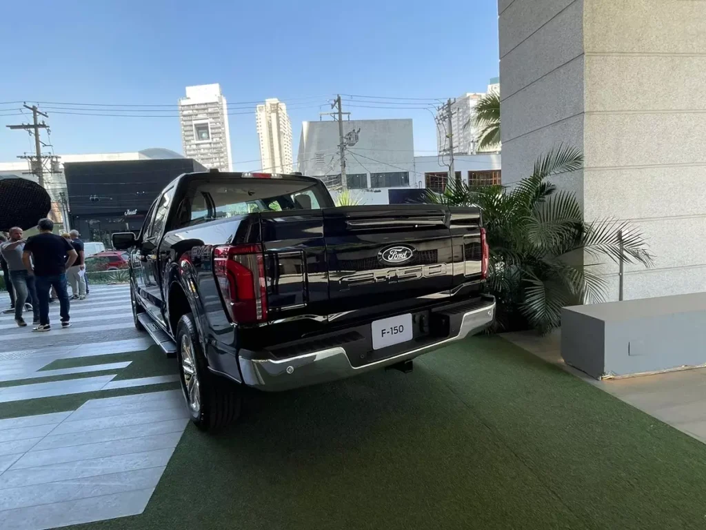 caçamba da nova Ford F-150 Lariat 2024