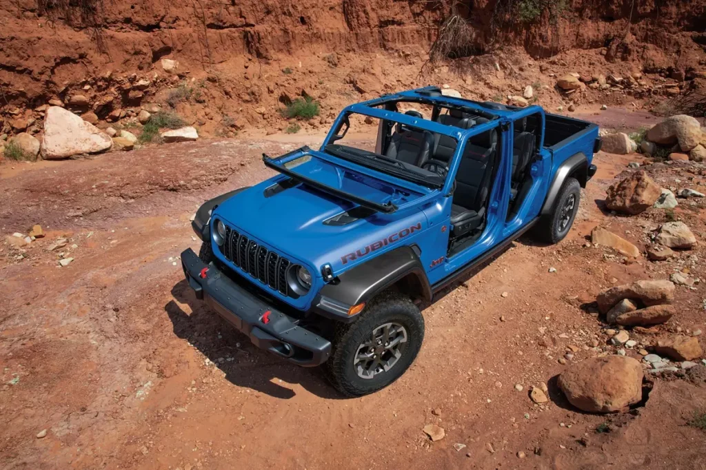 Nova Jeep Gladiator Rubicon 2025 de frente na cor azul